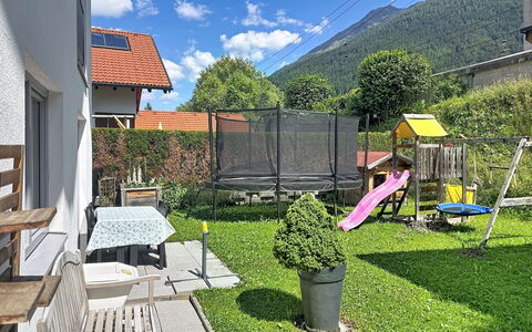 Pettneu am Arlberg 662: Ombre, Pelouse, Jardin, Cour, Mobilier De Jardin, Arrière-Cour, Alpes, Cour, Plante D'Appartement
