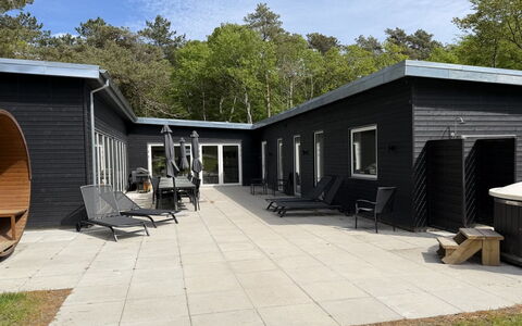 Adisl - 800M from the Sea: Siding, Cour, Conception, Arrière-Cour, Mobilier De Jardin, Patio, Cour, Structure En Plein Air