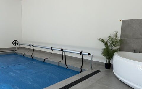 Adisl - 800M from the Sea: Sol, Sol, Composite, Métal, Balustrade, Acier, Daylighting, Aluminium