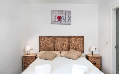 Las Naciones: Lit, Literie, Chambre, Meubles, Drap De Lit, Mur, Design Intérieur, Bois, Linge, Sol
