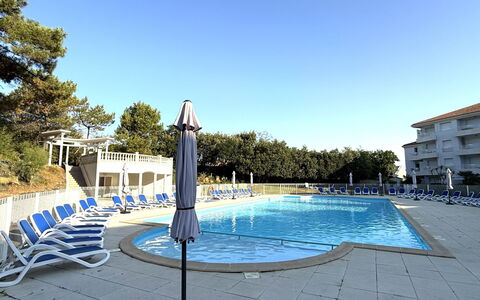 Confort, Piscine et Plage: Piscine, Mobilier De Jardin, Recours, Hôtel, Ville Resort, Thermes, Balancelle, Hôtel Boutique