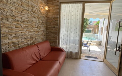Volme: Sol, Mur, Sol, Bois, Design Intérieur, Plafond, Éclairage, Meubles, Pièce, Salon