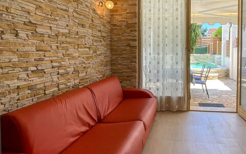 Volme: Mur, Sol, Design Intérieur, Sol, Plafond, Éclairage, Meubles, Canapé, Pièce, Salon