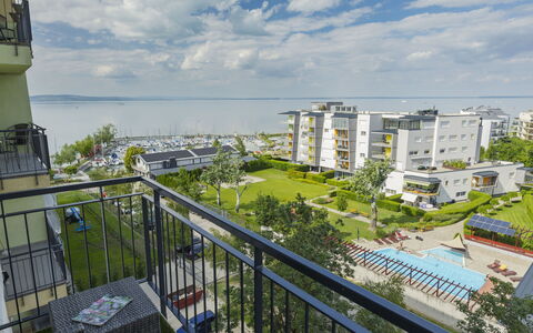Silver: Appartement, Ville, Zone Résidentielle, Quartier, Condominium, Design Urbain, Zone Métropolitaine, Établissements Humains, Usage Mixte, Balcon