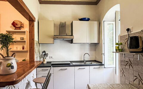 Enrico: Meubles, Cuisine, Design Intérieur, Appareil De Cuisine, Comptoir, Principaux Appliance, Sol, Bois, Plafond, Cabinetry