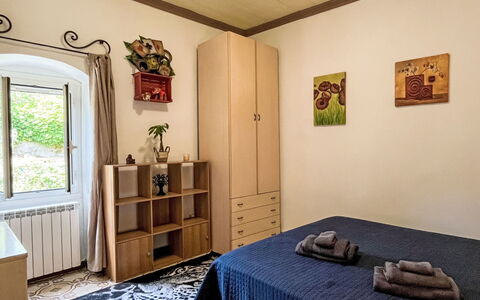 Enrico: Meubles, Design Intérieur, Mur, Sol, Sol, Chambre, Bois, Lit, Pièce, Plafond