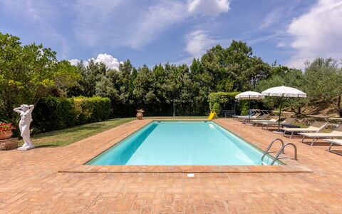 Villa Daluma, Private Pool in Todi: Piscine, Ombre, Recours, Jardin, Hacienda, Biens, Aménagement Paysager, Eco Hôtel, Mobilier De Jardin, Villa