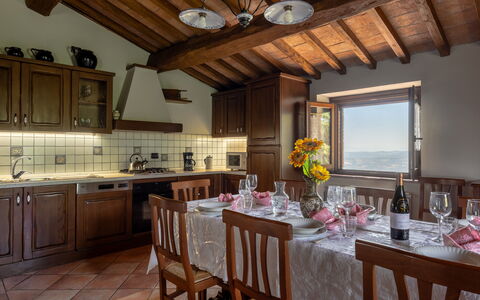 Villa Daluma, Private Pool in Todi: Meubles, Bois, Design Intérieur, Table, Table Cuisine Et Salle A Manger, Salle À Manger, Chaise, Sol, Pièce, Domicile