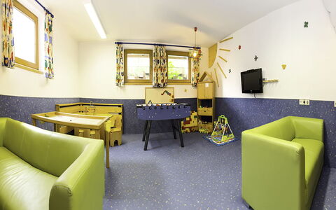 Auffach 606: Meubles, Design Intérieur, Plafond, Pièce, Salle De Récréation, Chaise, Hôtel, Plante D'Appartement, Luminaire