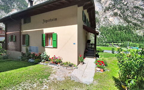 Jägerheim: Meubles, Design Intérieur, Chaise, Mobilier De Jardin, Matériau Naturel, Ombre, Tableau De Plein Air, Conception, Restaurant, Table Cuisine Et Salle A Manger