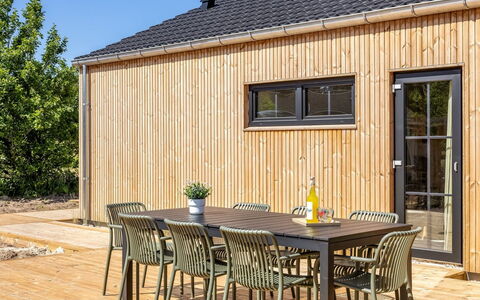 Indra - 800M from the Sea: Meubles, Design Intérieur, Chaise, Mobilier De Jardin, Matériau Naturel, Ombre, Tableau De Plein Air, Conception, Restaurant, Table Cuisine Et Salle A Manger