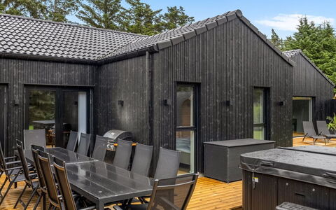Lillesol - 1.3Km from the Sea: Meubles, Design Intérieur, Chaise, Mobilier De Jardin, Matériau Naturel, Ombre, Tableau De Plein Air, Conception, Restaurant, Table Cuisine Et Salle A Manger
