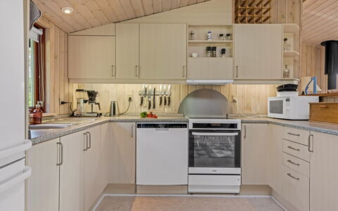 Christiern - 600M from the Sea: Cuisine, Appareil De Cuisine, Comptoir, Principaux Appliance, Bois, Design Intérieur, Meubles, Cabinetry, Plafond, Sol