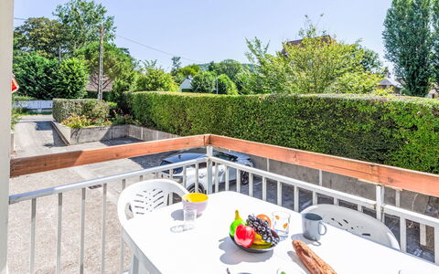 Annabel: Meubles, Design Intérieur, Chaise, Mobilier De Jardin, Matériau Naturel, Ombre, Tableau De Plein Air, Conception, Restaurant, Table Cuisine Et Salle A Manger
