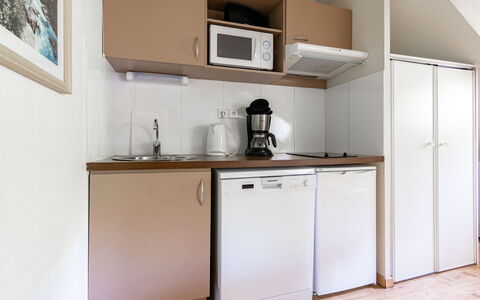 Les Chalets D'Ax: Meubles, Design Intérieur, Bois, Sol, Sol, Pièce, Cabinetry, Cuisine, Principaux Appliance, Plafond
