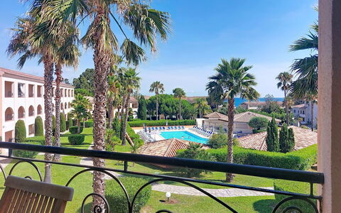 Bravone 610: Arbre, Recours, Zone Résidentielle, Piscine, Hacienda, Biens, Mobilier De Jardin, Ombre, Manoir