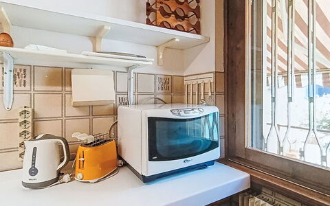 Locanda dei Nonni: Bois, Design Intérieur, Appareil De Cuisine, Principaux Appliance, Cuisine, Électroménager, Petit Appareil, Pièce, Comptoir, Cabinetry