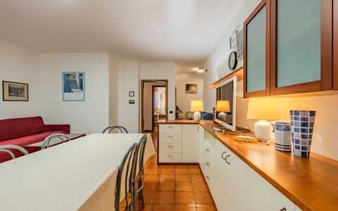Locanda dei Nonni: Sol, Design Intérieur, Meubles, Cuisine, Bois, Sol, Plafond, Comptoir, Table Cuisine Et Salle A Manger, Pièce