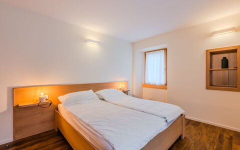 Ca' Alma Dolomia: Design Intérieur, Bois, Sol, Sol, Chambre, Plafond, Lit, Pièce, Drap De Lit, Cadre De Lit