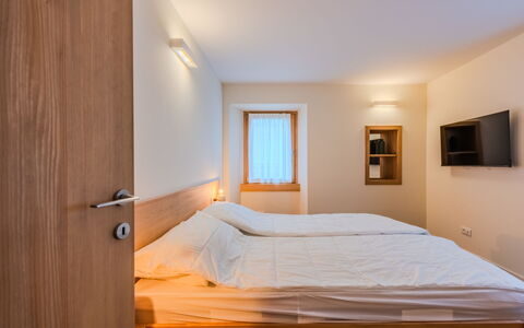 Ca' Alma Dolomia: Design Intérieur, Mur, Sol, Sol, Bois, Lit, Plafond, Chambre, Pièce, Éclairage