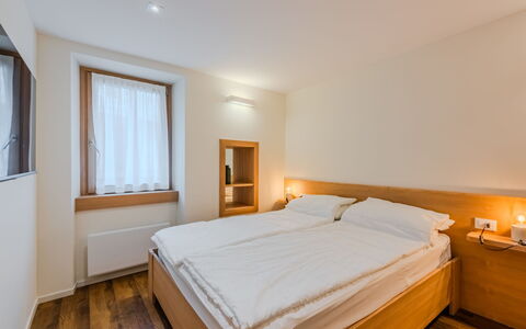Ca' Alma Dolomia: Bois, Chambre, Design Intérieur, Lit, Cadre De Lit, Drap De Lit, Sol, Literie, Sol, Plafond