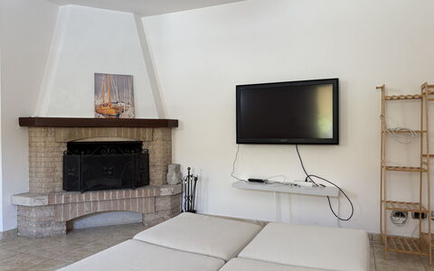 Villa Magda: Meubles, Design Intérieur, Sol, Bois, Sol, Pièce, Éclairage, Salon, Plafond, Appartement