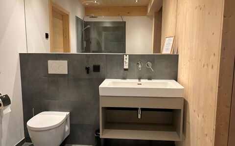 02 Nth031 Sup Chalet mit Sauna und Hot Tub 2 Etage: Sol, Bois, Sol, Design Intérieur, Luminaire Plomberie, Lavabo, Évier, Salle De Bains, Plomberie, Appartement