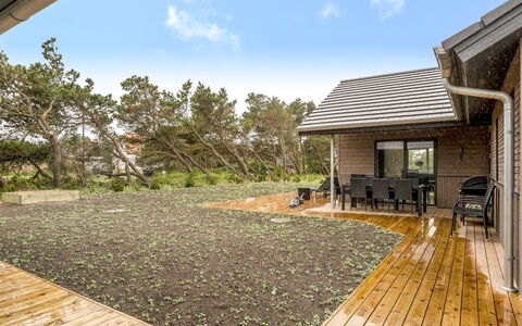 Ylermi - 600M from the Sea: Toit, Domicile, Chalet, Siding, Biens, Jardin, Allée, Aménagement Paysager, Ferme, Arrière-Cour