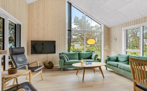 Ylermi - 600M from the Sea: Bois, Design Intérieur, Sol, Plafond, Parquet, Sol, Salon, Dur, Planche, Tache De Bois