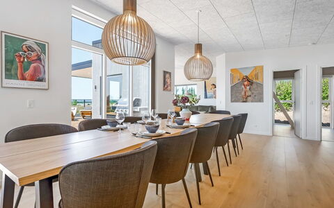 Hubertina - 900M from the Sea: Meubles, Sol, Bois, Design Intérieur, Sol, Table Cuisine Et Salle A Manger, Salle À Manger, Plafond, Parquet, Table