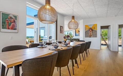 Hubertina - 900M from the Sea: Meubles, Sol, Design Intérieur, Bois, Sol, Parquet, Table Cuisine Et Salle A Manger, Salle À Manger, Plafond, Chaise