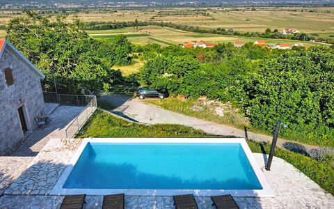 Marija: Zone Résidentielle, Colline, Maison, Domicile, Recours, Chaîne De Montagnes, Eco Hôtel, Station De Montagne, Biens, Villa