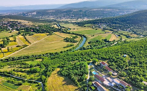 Ana: Zone Résidentielle, Colline, Maison, Domicile, Recours, Chaîne De Montagnes, Eco Hôtel, Station De Montagne, Biens, Villa