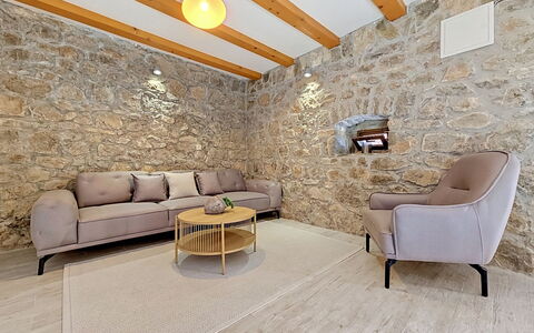 Ana: Zone Résidentielle, Colline, Maison, Domicile, Recours, Chaîne De Montagnes, Eco Hôtel, Station De Montagne, Biens, Villa