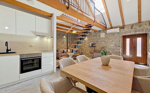 Ana: Zone Résidentielle, Colline, Maison, Domicile, Recours, Chaîne De Montagnes, Eco Hôtel, Station De Montagne, Biens, Villa