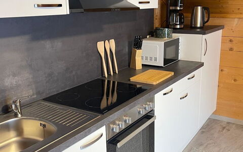 Allalinblick: Cuisine, Appareil De Cuisine, Comptoir, Sol, Bois, Principaux Appliance, Cabinetry, Evier, Design Intérieur, Luminaire Plomberie