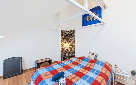 Le Bourg Tressé: Chambre, Design Intérieur, Lit, Meubles, Bois, Literie, Drap De Lit, Sol, Sol, Plafond
