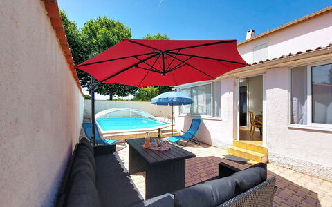 L Escapade Orangeoise: Mobilier De Jardin, Piscine, Meubles, Ombre, Parapluie, Chaise, Tableau De Plein Air, Recours, Plante D'Appartement, Eco Hôtel