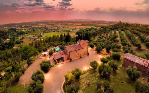 Villa Larino: Biens, Village, Ferme, Hacienda, Château, Manoir, Villa, Maison Historique, Nuit