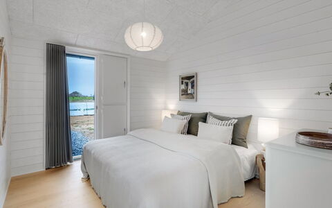 Pia - 350M from the Sea: Bois, Plafond, Sol, Sol, Chambre, Parquet, Dur, Planche, Literie, Lit