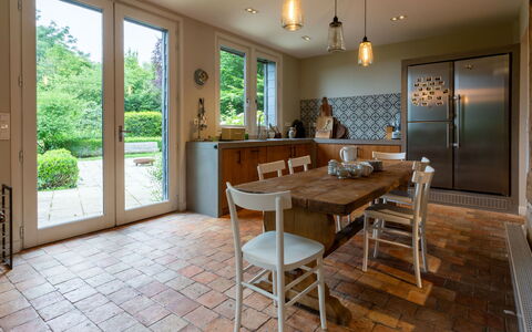 Le Chant D'Azif: Meubles, Design Intérieur, Sol, Mur, Bois, Sol, Table, Table Cuisine Et Salle A Manger, Cuisine, Chaise