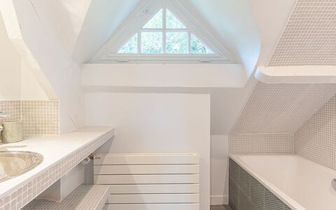 Le Chant D'Azif: Design Intérieur, Sol, Plafond, Sol, Luminaire Plomberie, Salle De Bains, Composite, Tuile, Plomberie, Robinet