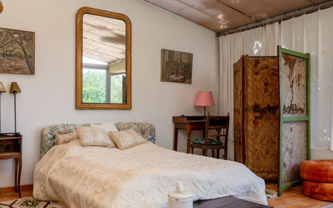 Maison Rose: Meubles, Lit, Chambre, Literie, Design Intérieur, Drap De Lit, Bois, Linge, Sol, Textile