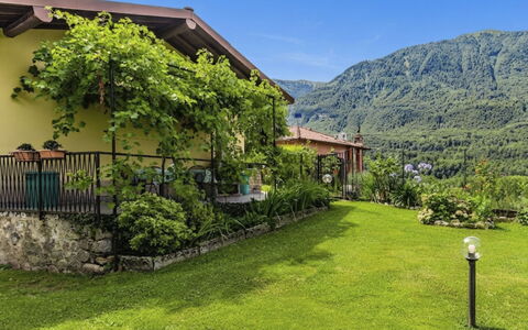 Casa Iolanda: Montagnes Relief, Montagne, Colline, Chaîne De Montagnes, Montagnes, Station De Montagne, Paysage, Vallée, Zone Rurale, Crête