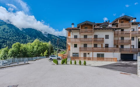 Vita Nova: Neige, L'Hiver, Gelé, Chalet, Station De Montagne, Mélèze, Calotte Glaciaire, Glacial Relief, Station De Ski