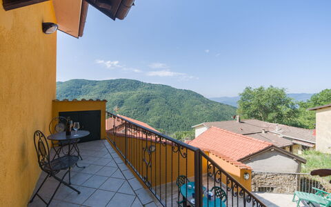 Casa Morgana: Domicile, Balcon, Chaîne De Montagnes, Crête, Village De Montagne, Tache De Bois, Plante D'Appartement, Eco Hôtel, Lampe, Villa