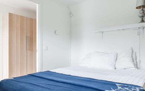 Strandpärlan: Meubles, Chambre, Lit, Design Intérieur, Bois, Drap De Lit, Sol, Sol, Literie, Linge
