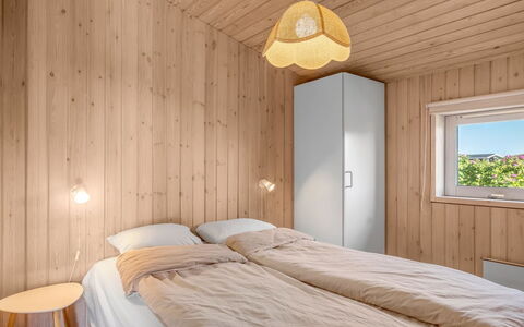 Elsamaria - 400M from the Sea: Design Intérieur, Bois, Chambre, Sol, Sol, Plafond, Lit, Drap De Lit, Pièce, Literie