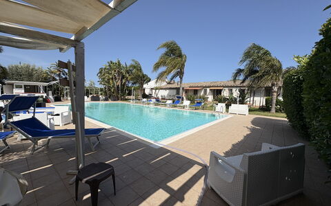 Villa Gertrude: Piscine, Recours, Eco Hôtel, Ombre, Hacienda, Hôtel, Balancelle, Biens, Villa