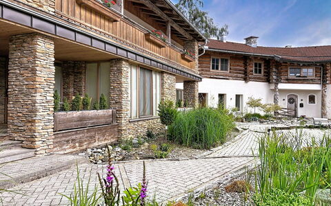 Kaprun 614: Architecture, Zone Résidentielle, Maison, Domicile, Toit, Chalet, Biens, Jardin, Cour, Arrière-Cour